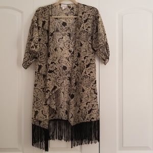 Lularoe Monroe Kimono